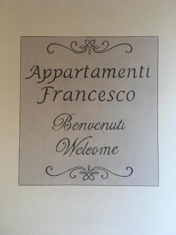 Appartamenti Francesco Пескьера-дель-Гарда Экстерьер фото